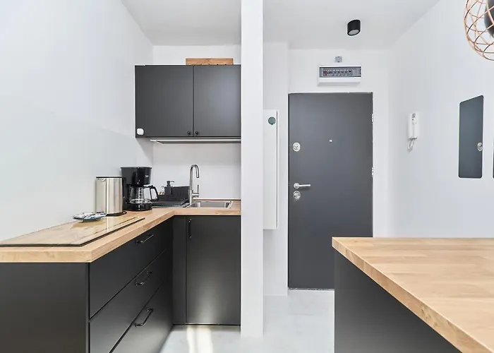 Center By Renters Apartmán *